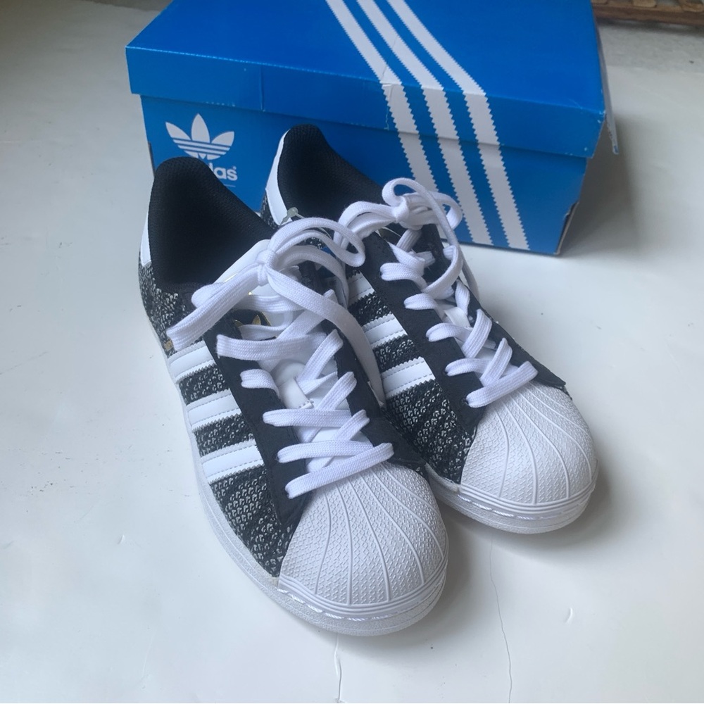 NWT Adidas Original Superstar Camo Shoes Sneakers Youth Girls Size 5 Women’s 6.5